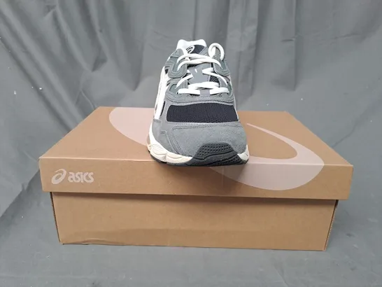 BOXED PAIR OF ASICS GEL-NYC SHOES IN GREY UK SIZE 8.5