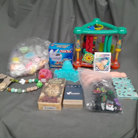 APPROXIMATELY 10 ASSORTED TOYS AND GAMES TO INCLUDE TAROT CARDS, BABY TOYS AND BABY CLIPS