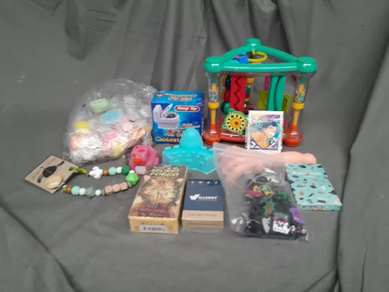 APPROXIMATELY 10 ASSORTED TOYS AND GAMES TO INCLUDE TAROT CARDS, BABY TOYS AND BABY CLIPS