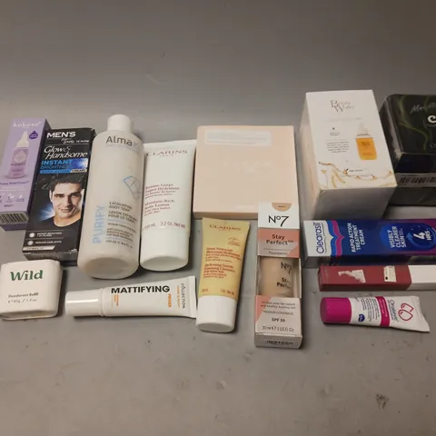BOX OF APPROXIMATELY 20 COSMETIC ITEMS TO INCLUDE - FOUNDATION, ARGAN SERUM, AND EXFOLIATING BODY SOAP ETC. 