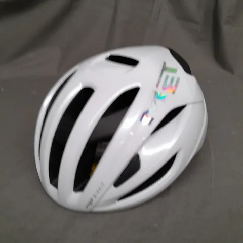 MET RIVALE BICYCLE HELMET