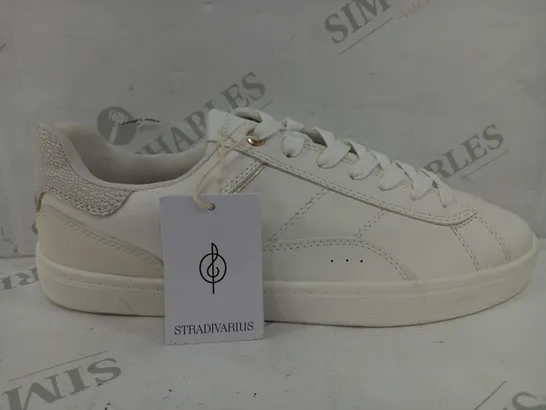 STRADIVARIUS WHITE LOW TRAINERS - UK 8