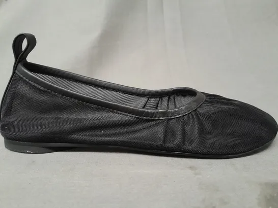 BOXED PAIR OF & OTHER STORIES MESH BALLET FLATS IN BLACK EU SIZE 36