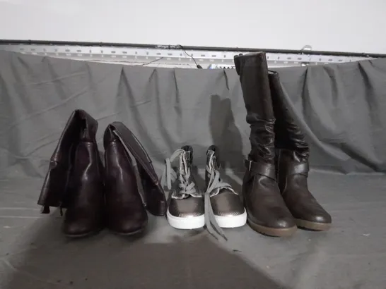 APPROXIMATELY 10 PAIRS OF ASSORTED WOMEN SHOES IN VARIOUS STYLES AND SIZES 