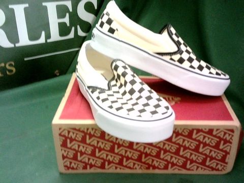 VANS CLASSIC SLIP ON BLACK AND WHITE CHECKERBOARD SIZE 7