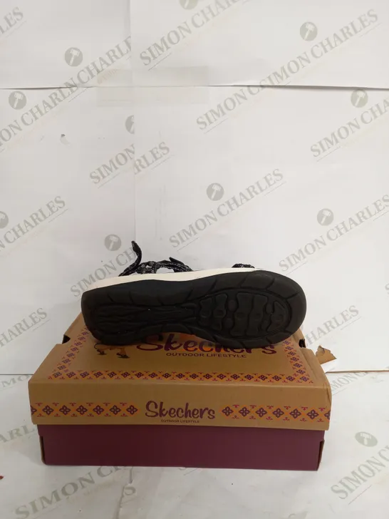 SKECHERS BLACK STRAPPED SANDALS SIZE 6