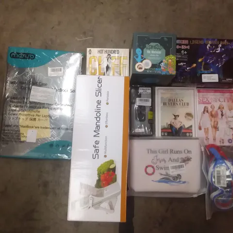 PALLET OF ASSORTED ITEMS INCLUDING SAFE MANDOLINE SLICER, MACBOOK HARD SHELL CASE, DALLAS BUYERS CLUB DVD, ADULT SWIM GOGGLES, RICK AND MORTY MR.MEESEEKS COOKIES, MOBILE CASE 