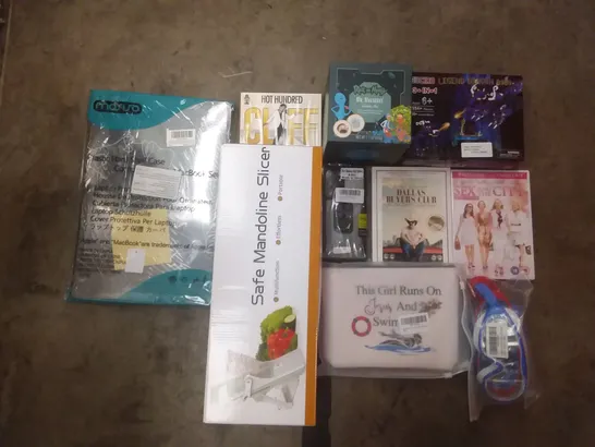 PALLET OF ASSORTED ITEMS INCLUDING SAFE MANDOLINE SLICER, MACBOOK HARD SHELL CASE, DALLAS BUYERS CLUB DVD, ADULT SWIM GOGGLES, RICK AND MORTY MR.MEESEEKS COOKIES, MOBILE CASE 