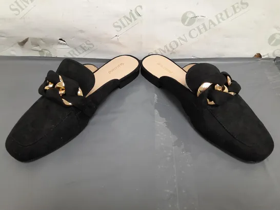 BOXED PAIR OF GRACELAND SLIP-ON SHOES IN BLACK EU SIZE 38