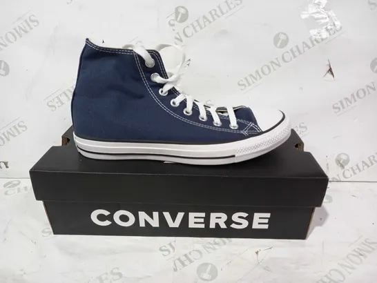 BOXED PAIR OF CONVERSE ALL STAR SHOES IN NAVY/WHITE UK SIZE7.5