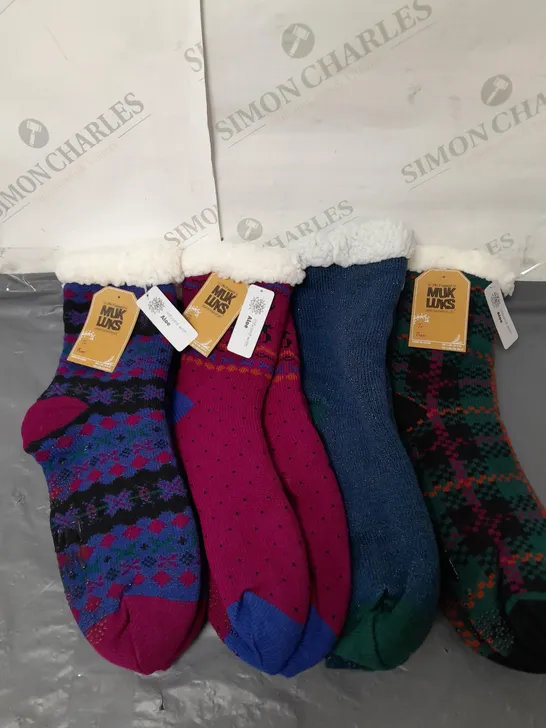 LOT OF 4 PAIRS OF MUK LUKS ALOE SLIPPER SOCKS MULTI-COLOURED SIZE L/XL