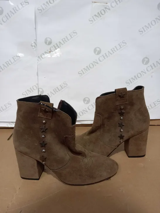 SKA SHOES BROWN HEELED BOOTS SIZE 38