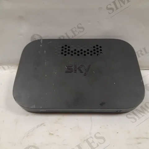 SKY ER110 Q HUB WIRELESS ROUTER 2018 - BLACK 