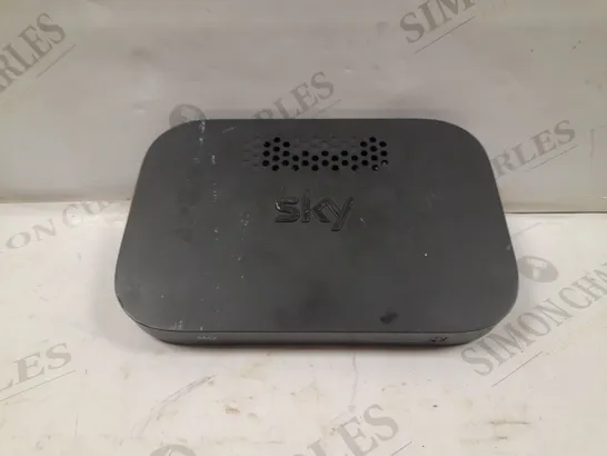 SKY ER110 Q HUB WIRELESS ROUTER 2018 - BLACK 