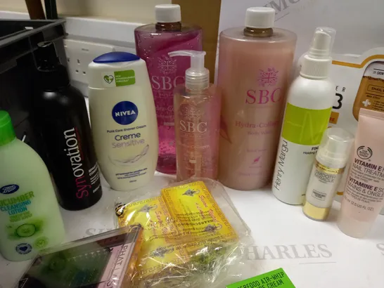 ASSORTMENT OF BEAUTY PRODUCTS APPROX. 20 ITEMS 