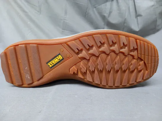 BOXED PAIR OF DEWALT ANKLE BOOTS IN SAND UK SIZE 11