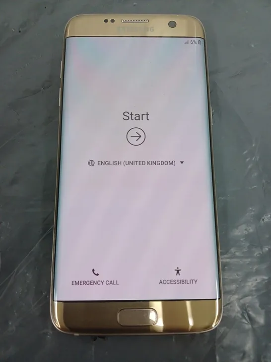 SAMSUNG GALAXY S7 EDGE SMARTPHONE IN GOLD