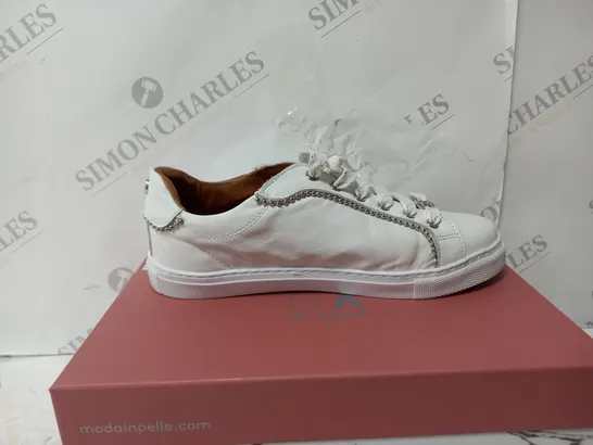 BOXED PAIR OF MODA IN PELLE ARITA WHITE LEATHER TRAINERS - SIZE 7