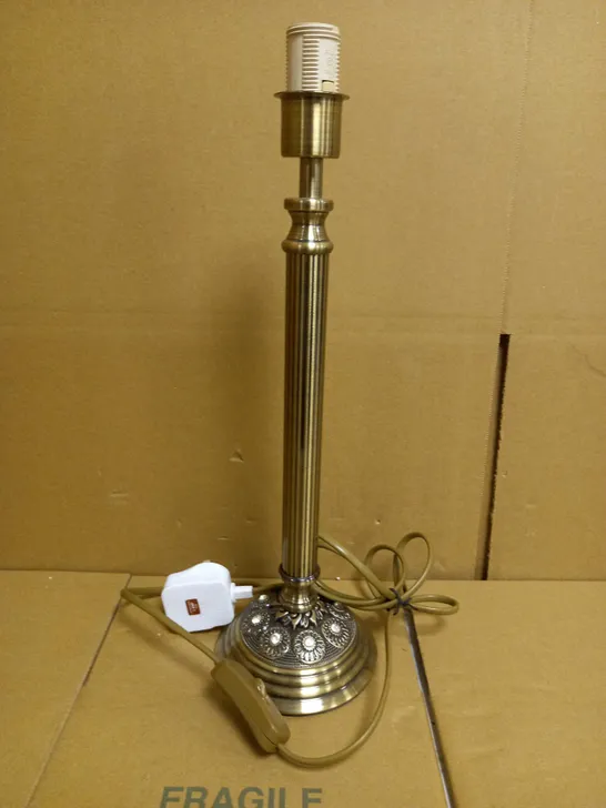 DESIGNER STYLE TABLE LAMP - ART DECO STYLE IN ANTIQUE BRASS EFFECT FINISH