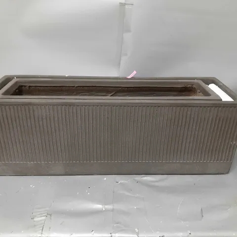 BOXED SET OF 2 TROUGHS IN TAUPE 