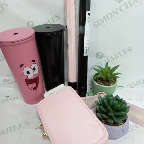 BOX OF APPROXIMATELY 15 ASSORTED ITEMS TO INCLUDE PATRICK CUP, PLANT DÉCOR, PHONE HOLDER BAG ETC