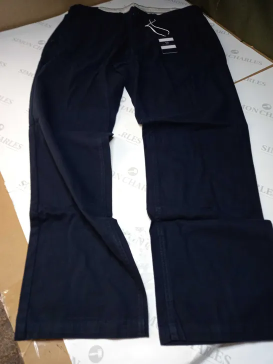 CREW CLOTHING COMPANY VINTAGE CHINO IN NAVY - 38R