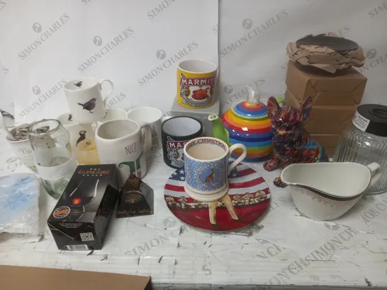 LOT OF ASSORTED HOUSEHOLD ITEMS TO INCLUDE CUPS, PLATES ORNAMENTS AND TEAPOTS - COLLECTION ONLY