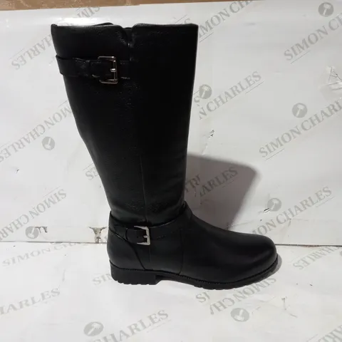 BOXED PAIR OF HOTTER FAUX LEATHER BOOTS IN BLACK UK SIZE 6