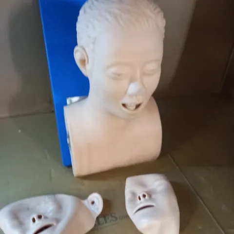 CPR TRAINING DUMMY