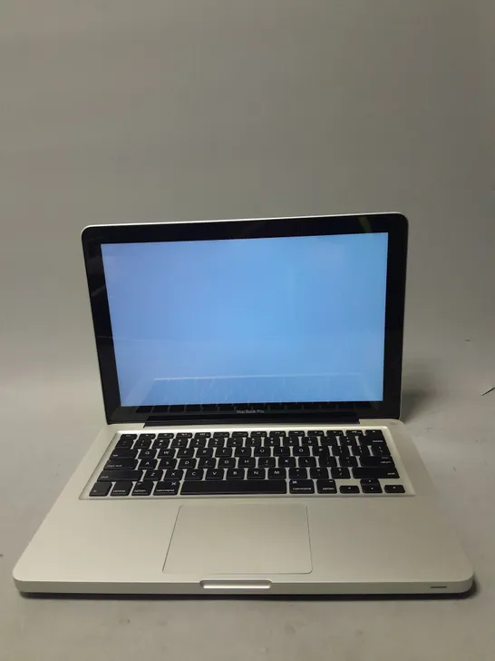 APPLE MACBOOK PRO I5 - 3210M 