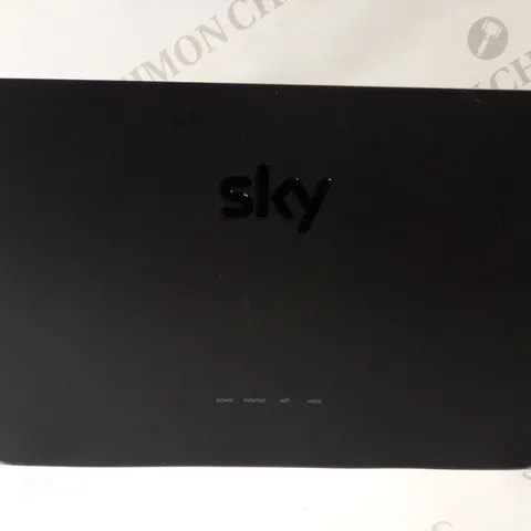 SKY Q BROADBAND HUB 4 - BLACK SR203