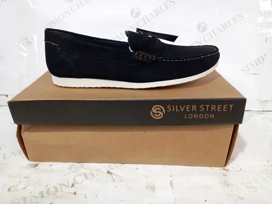 BOXED PAIR OF SILVER STREET STANHOPE SUEDE LOAFERS IN NAVY UK SIZE 9