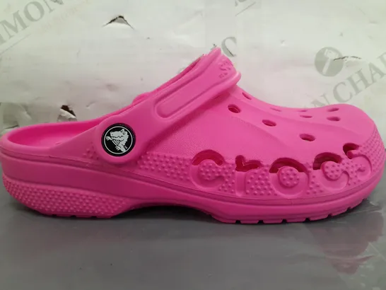 PAIR OF CROCS BAYA CLOGS IN PINK UK SIZE M3/W4