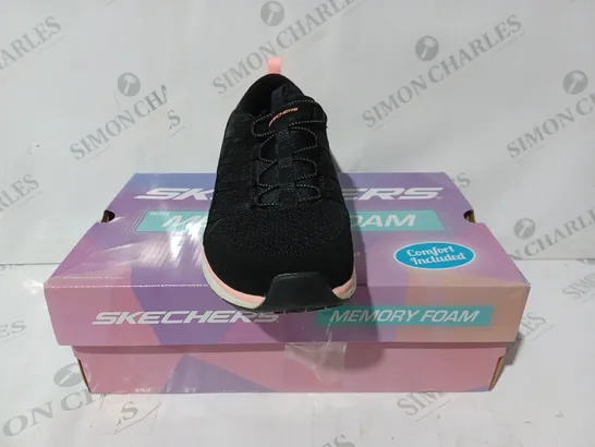 BOXED PAIR OF SKETCHERS GRATIS TRAINERS IN BLACK SIZE 8