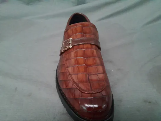 BOXED PAIR OF DESIGNER LOAFERS IN BROWN CROC ASIAN SIZES 255