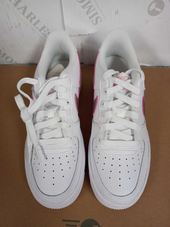 BOXED PAIR OF NIKE AIR FORCE 1 TRAINERS (WHITE), SIZE 4 UK