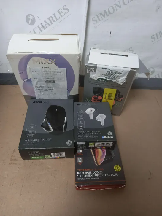 BOX OF APPROX. 40 ELECTRICAL ITEMS TO INCLUDE - MIX HEADPHONES  - JVC HEADPHONES  - CABLES 