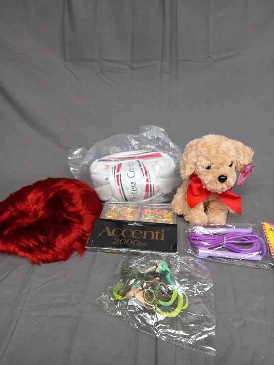 LARGE BOX OF ASSORTED TOYS AND GAMES TO INCLUDE TEDDIES, FOOTBALL AND LOOMBANDS