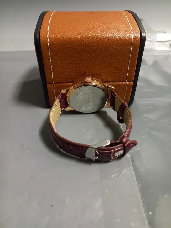 LA BANUS MENS WATCH IN GOLD WITH BURGUNDY TEXTURED LEATHER STRAP 