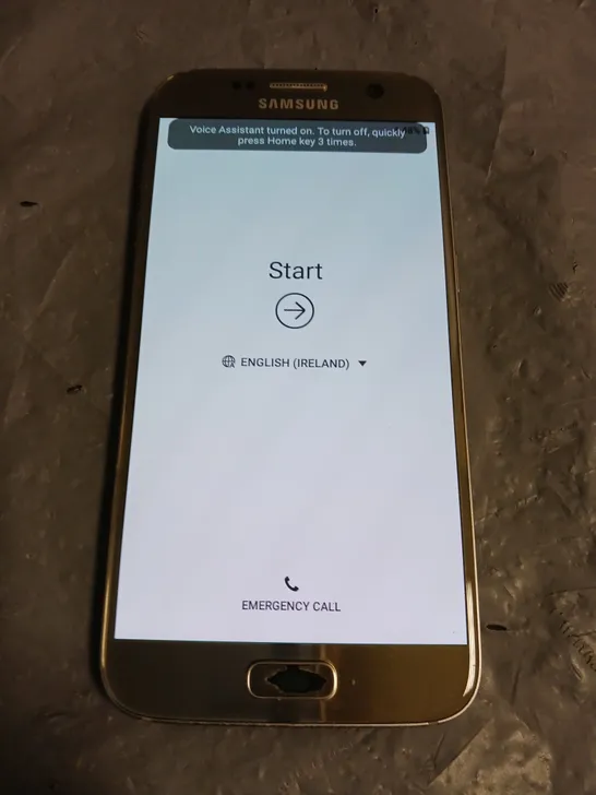 SAMSUNG GALAXY S7 SMARTPHONE IN GOLD