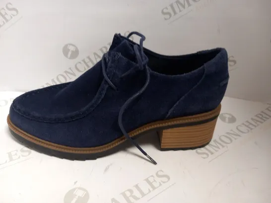 BOXED CLARKS SUMERSET BLUE SUEDE SHOES