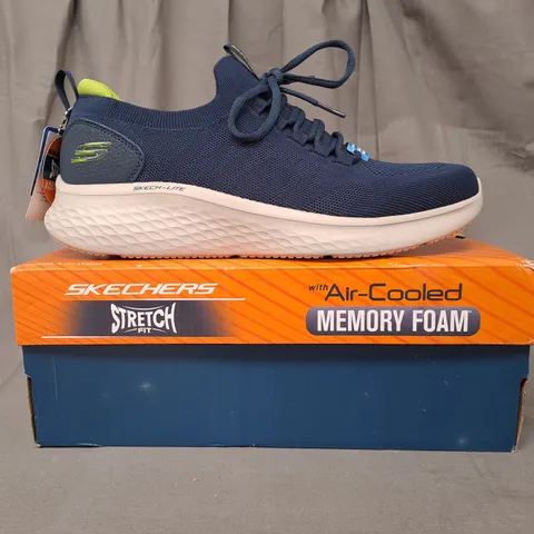 BOXED PAIR OF SKECHERS STRETCH FIT SHOES IN NAVY UK SIZE 9.5
