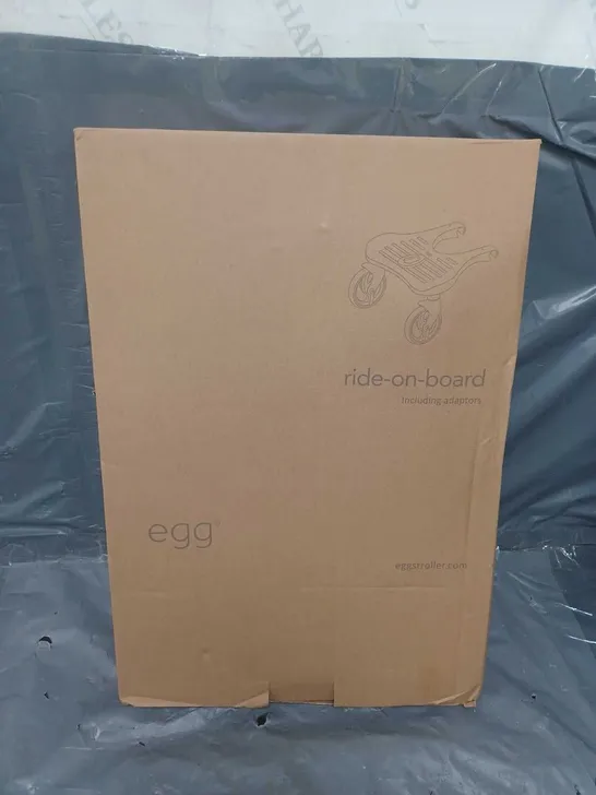 BOXED EGG RIDE-ON-BOARD WITH ADAPTORS