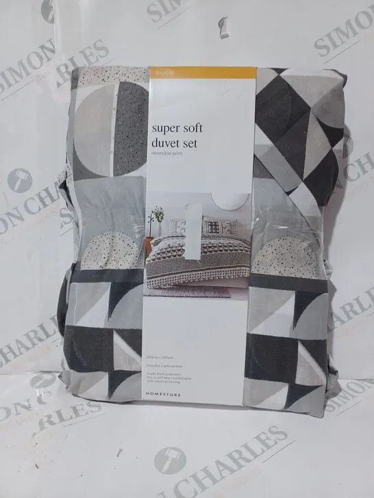 HOMESTORE SUPER SOFT DUVET SET W. REVERSIBLE PRINT IN GREY - DOUBLE