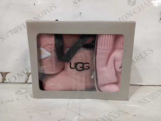 BOXED PAIR OF UGG JESSE BOW II TODDLER'S SHOES IN PINK SIZE UNSPECIFIED AND BEANIE