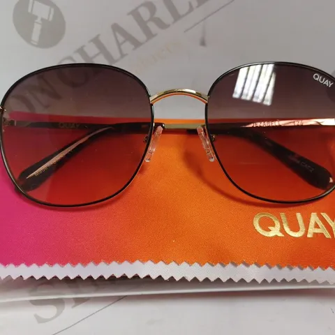 QUAY JEZABEL SUNGLASSES