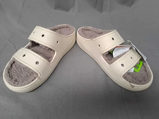 PAIR OF CROCS CLASSIC COZZZY SANDALS IN BEIGE UK SIZE M5/W6