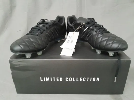 BOXED PAIR OF ADIDAS 11PRO FOOTBALL BOOTS IN BLACK UK SIZE 8.5