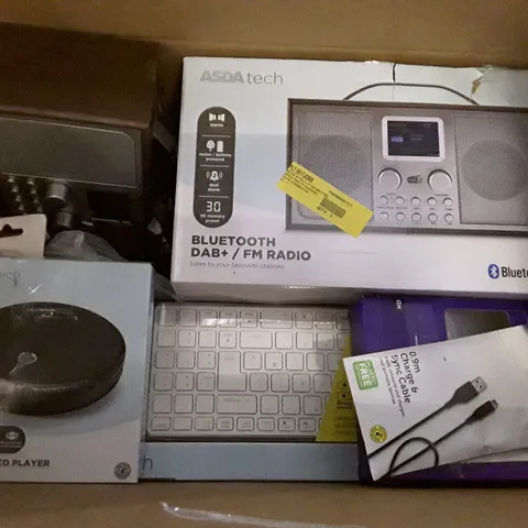 BOX OF ASSORTED ELECTRONIC PRODUCTS INCLUDING CD PLAYER, BLUETOOTH FM RADIO, KEYBOARD, CHARGING CABLE