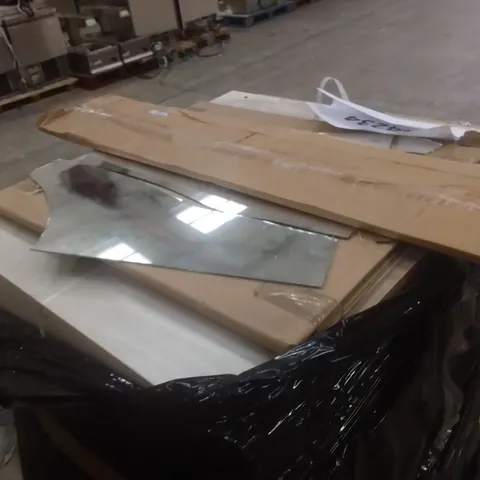 PALLET OF ASSORTED BATHROOM PARTS